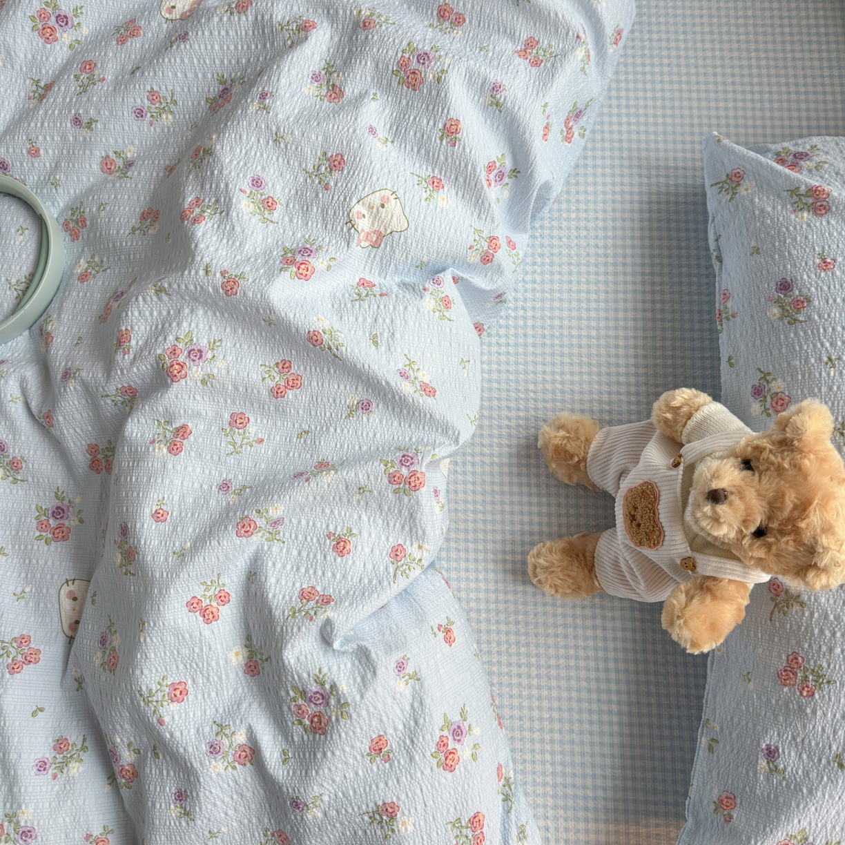 91家纺网 家纺一手货源 找家纺 奈颜 2026新款贴标款A类超柔泡芙纱印花四件套 猫团兰