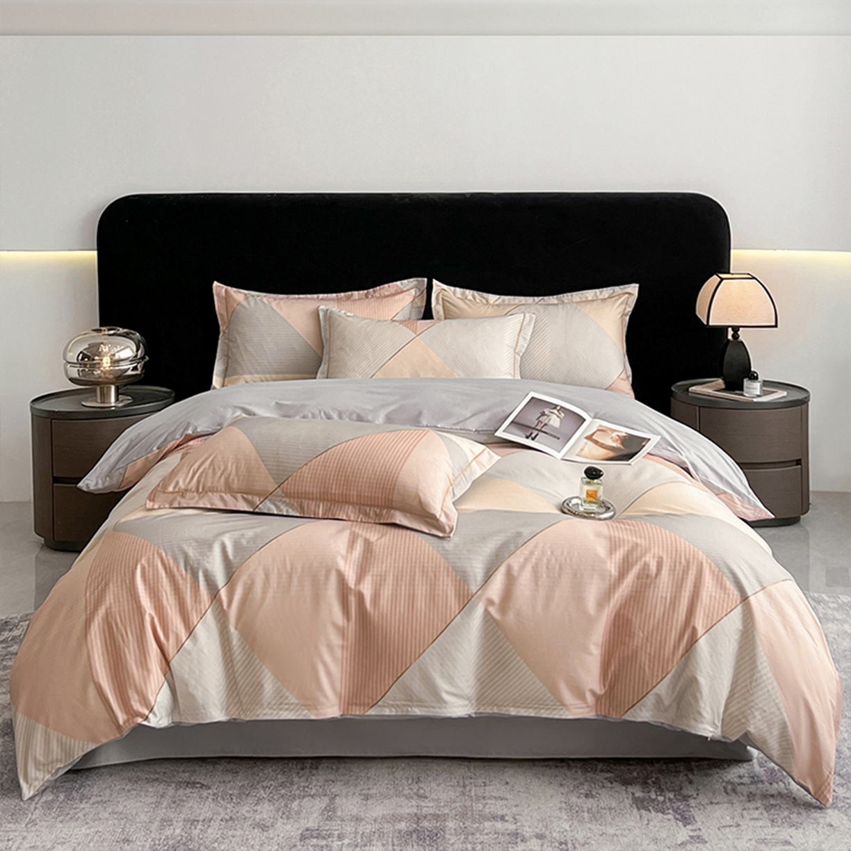 91家纺网 家纺一手货源 找家纺 格里芬家纺 2026新款全棉纯棉40S精梳棉13376印花四件套 司延-粉