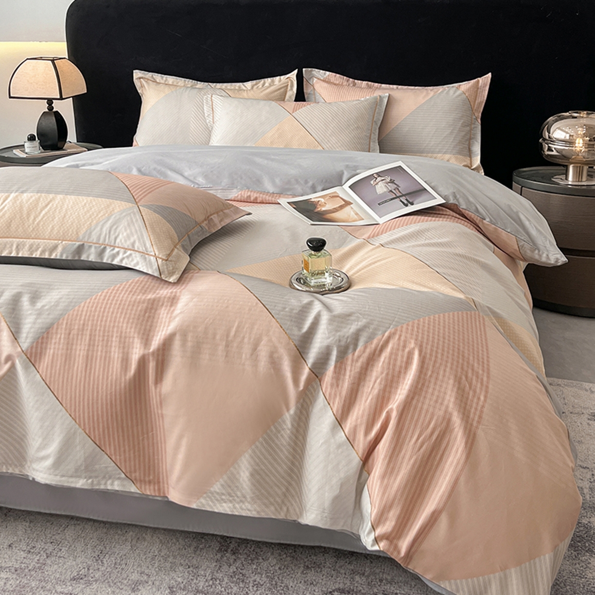 91家纺网 家纺一手货源 找家纺 格里芬家纺 2026新款全棉纯棉40S精梳棉13376印花四件套 司延-粉