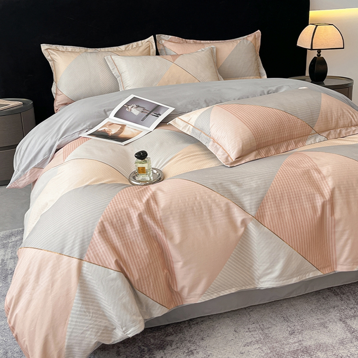 91家纺网 家纺一手货源 找家纺 格里芬家纺 2026新款全棉纯棉40S精梳棉13376印花四件套 司延-粉