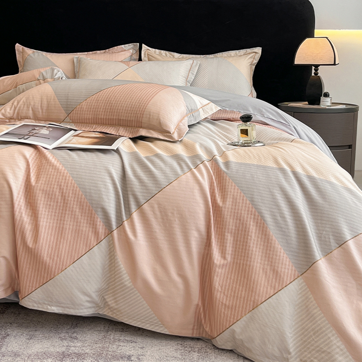 91家纺网 家纺一手货源 找家纺 格里芬家纺 2026新款全棉纯棉40S精梳棉13376印花四件套 司延-粉