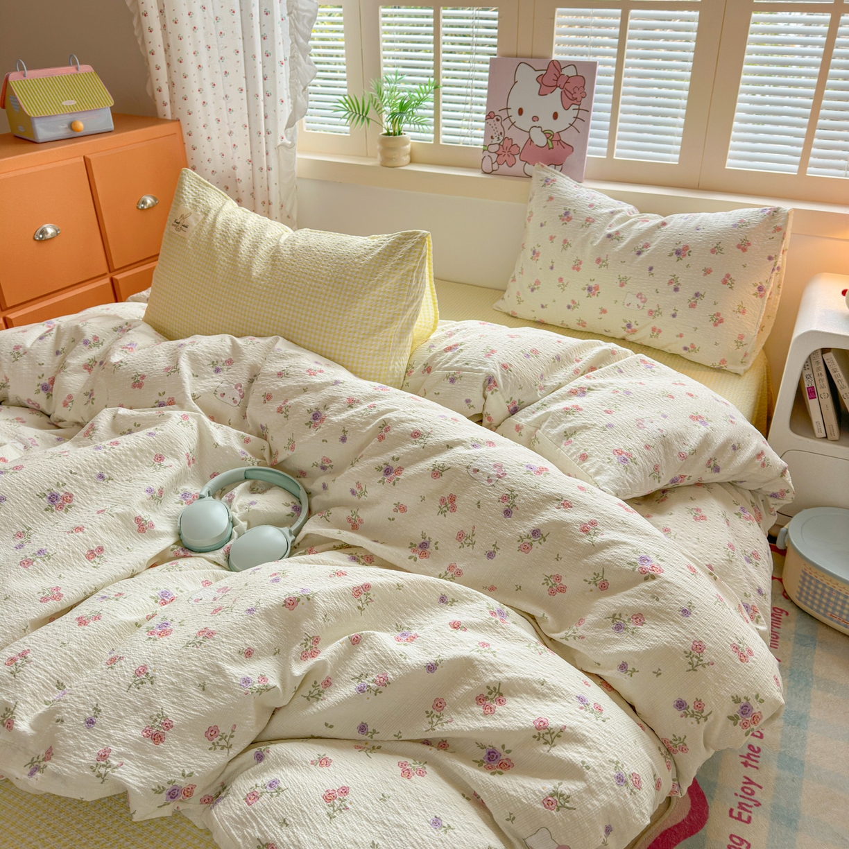 91家纺网 家纺一手货源 找家纺 奈颜 2026新款贴标款A类超柔泡芙纱印花四件套 猫团奶黄