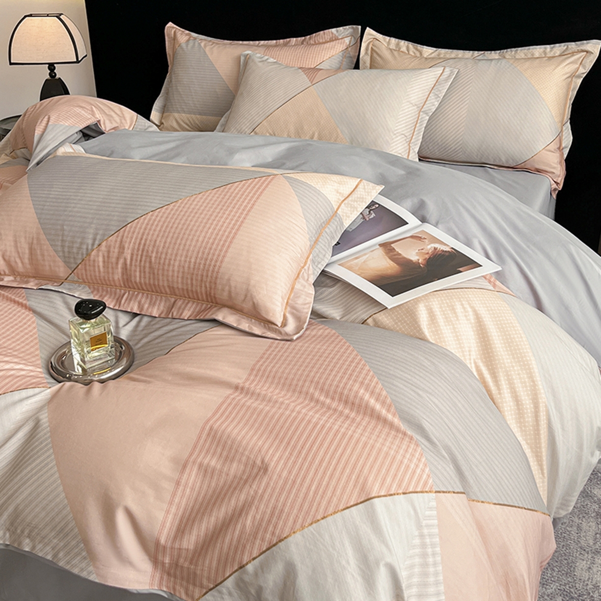 91家纺网 家纺一手货源 找家纺 格里芬家纺 2026新款全棉纯棉40S精梳棉13376印花四件套 司延-粉