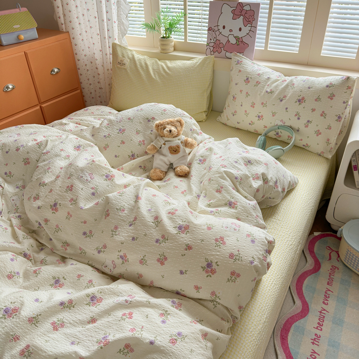 91家纺网 家纺一手货源 找家纺 奈颜 2026新款贴标款A类超柔泡芙纱印花四件套 猫团奶黄