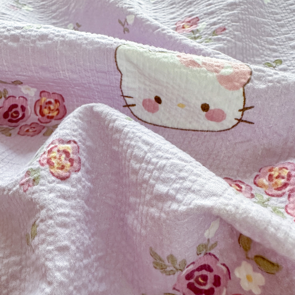 91家纺网 家纺一手货源 找家纺 奈颜 2026新款贴标款A类超柔泡芙纱印花四件套 猫团浅紫