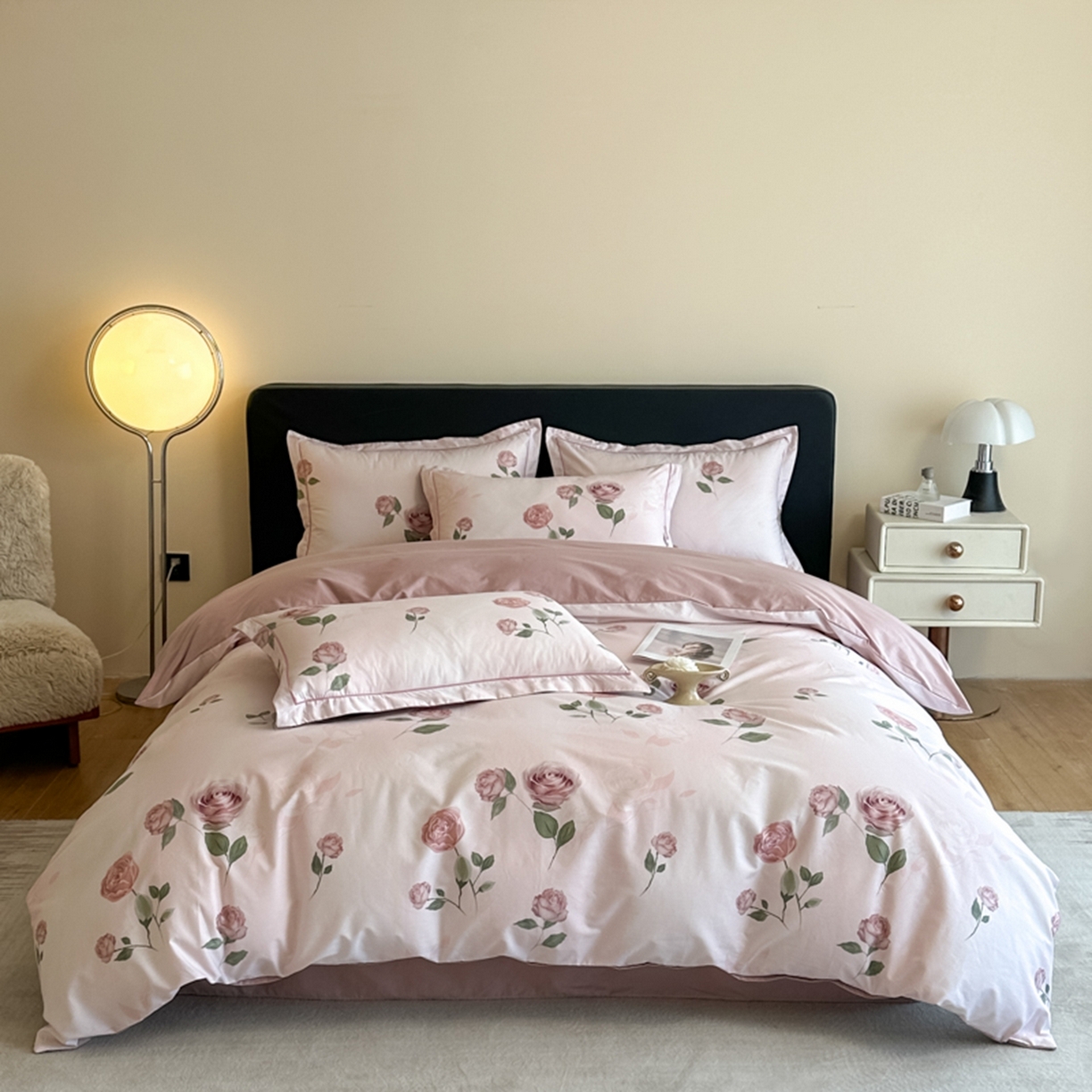 91家纺网 家纺一手货源 找家纺 格里芬家纺 2026新款全棉纯棉40S精梳棉13376印花四件套 苏珊-粉