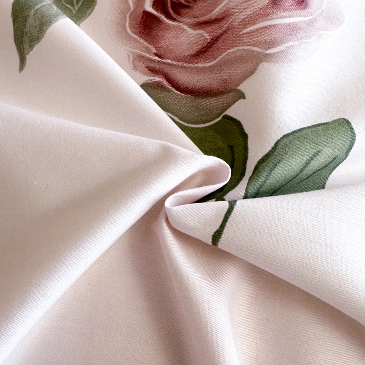 91家纺网 家纺一手货源 找家纺 格里芬家纺 2026新款全棉纯棉40S精梳棉13376印花四件套 苏珊-粉