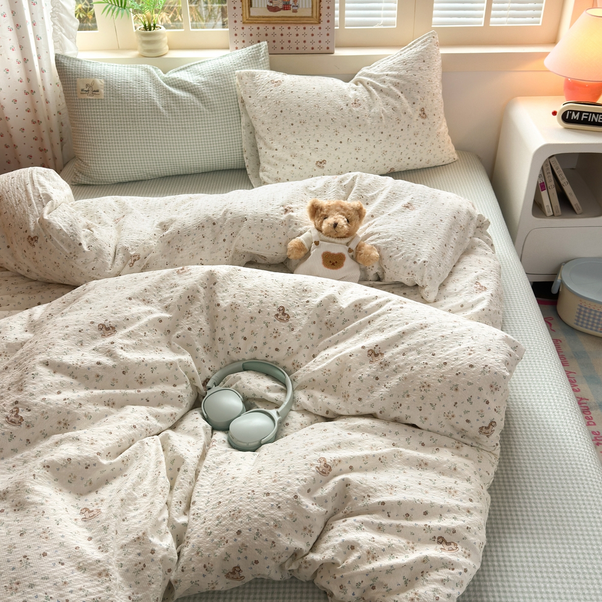 91家纺网 家纺一手货源 找家纺 奈颜 2026新款贴标款A类超柔泡芙纱印花四件套 木马花园