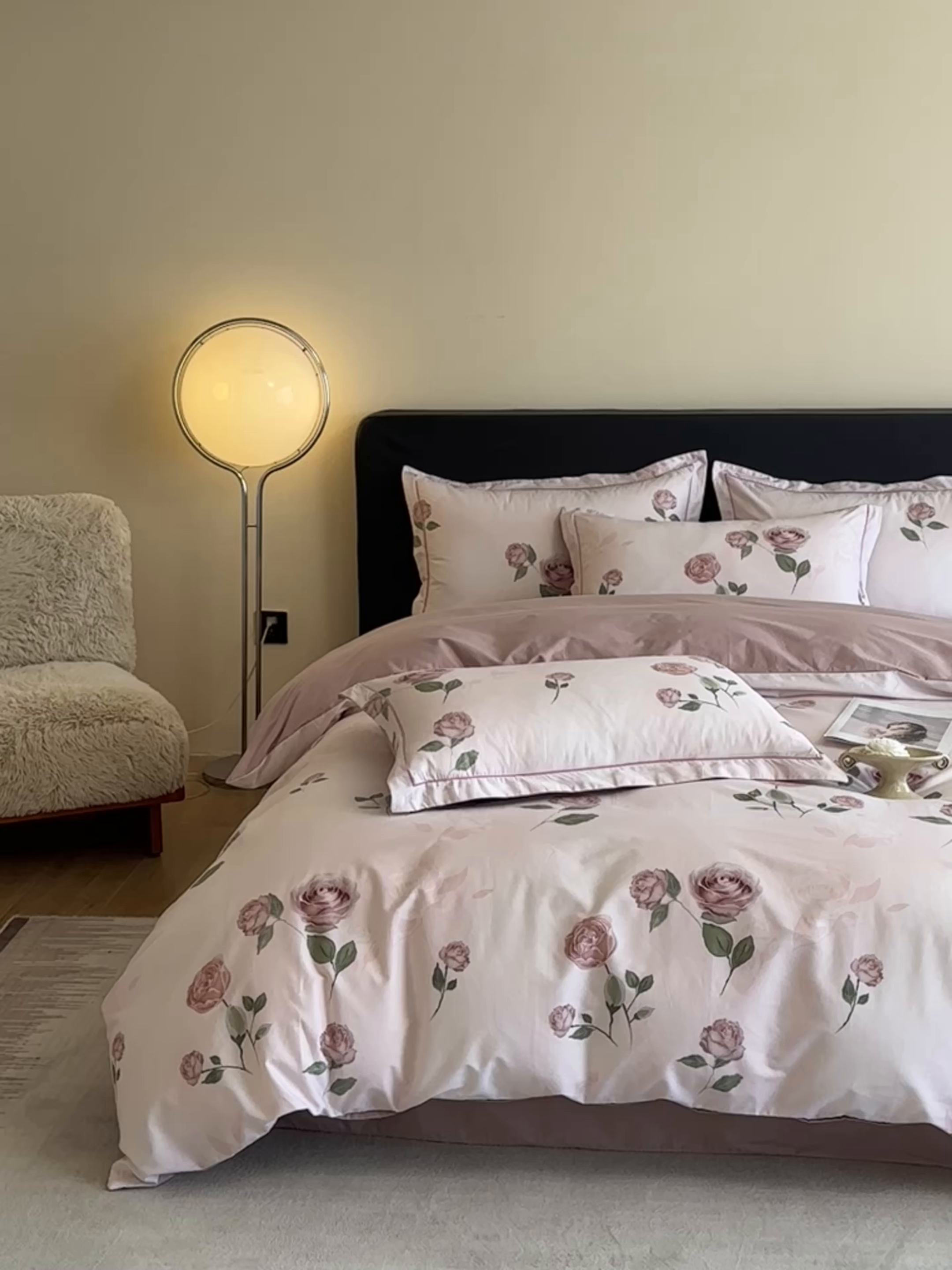 91家纺网 家纺一手货源 找家纺 格里芬家纺 2026新款全棉纯棉40S精梳棉13376印花四件套 苏珊-粉