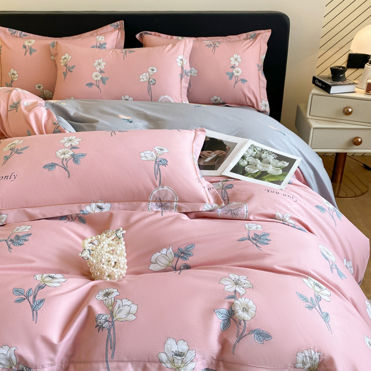 91家纺网 家纺一手货源 找家纺 格里芬家纺 2026新款全棉纯棉40S精梳棉13376印花四件套 阳光花朵