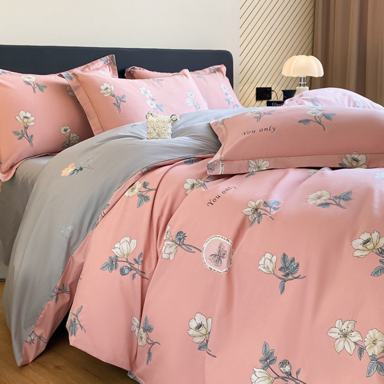 91家纺网 家纺一手货源 找家纺 格里芬家纺 2026新款全棉纯棉40S精梳棉13376印花四件套 阳光花朵