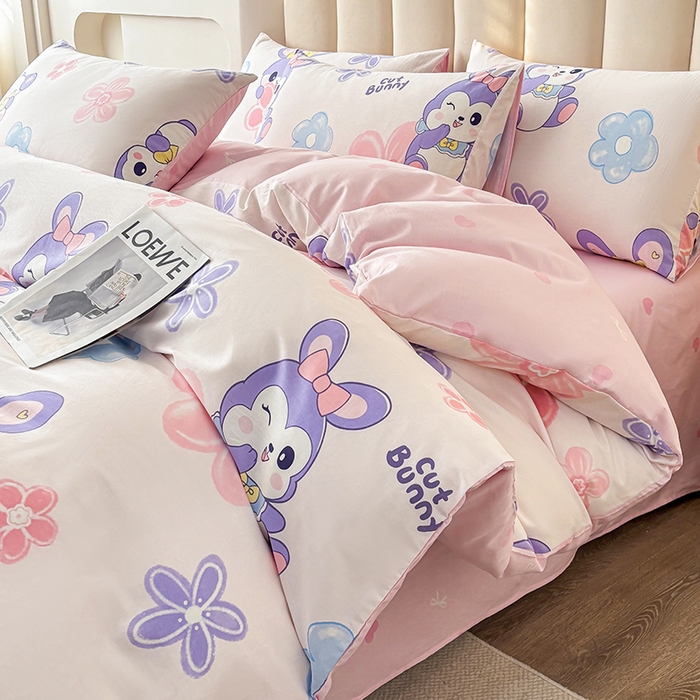 91家纺网 家纺一手货源 找家纺 宇彬家纺 2025直播新款13070全棉纯棉印花单双人被套喷气小清新简约热款学生被罩粉色兔宠