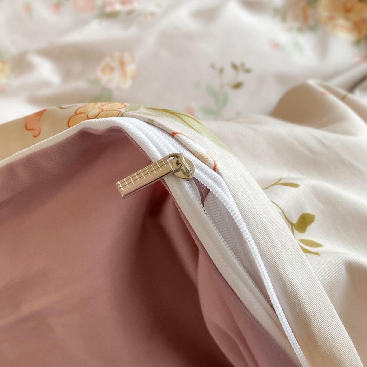 91家纺网 家纺一手货源 找家纺 格里芬家纺 2026新款全棉纯棉40S精梳棉13376印花四件套 一瞬绽放