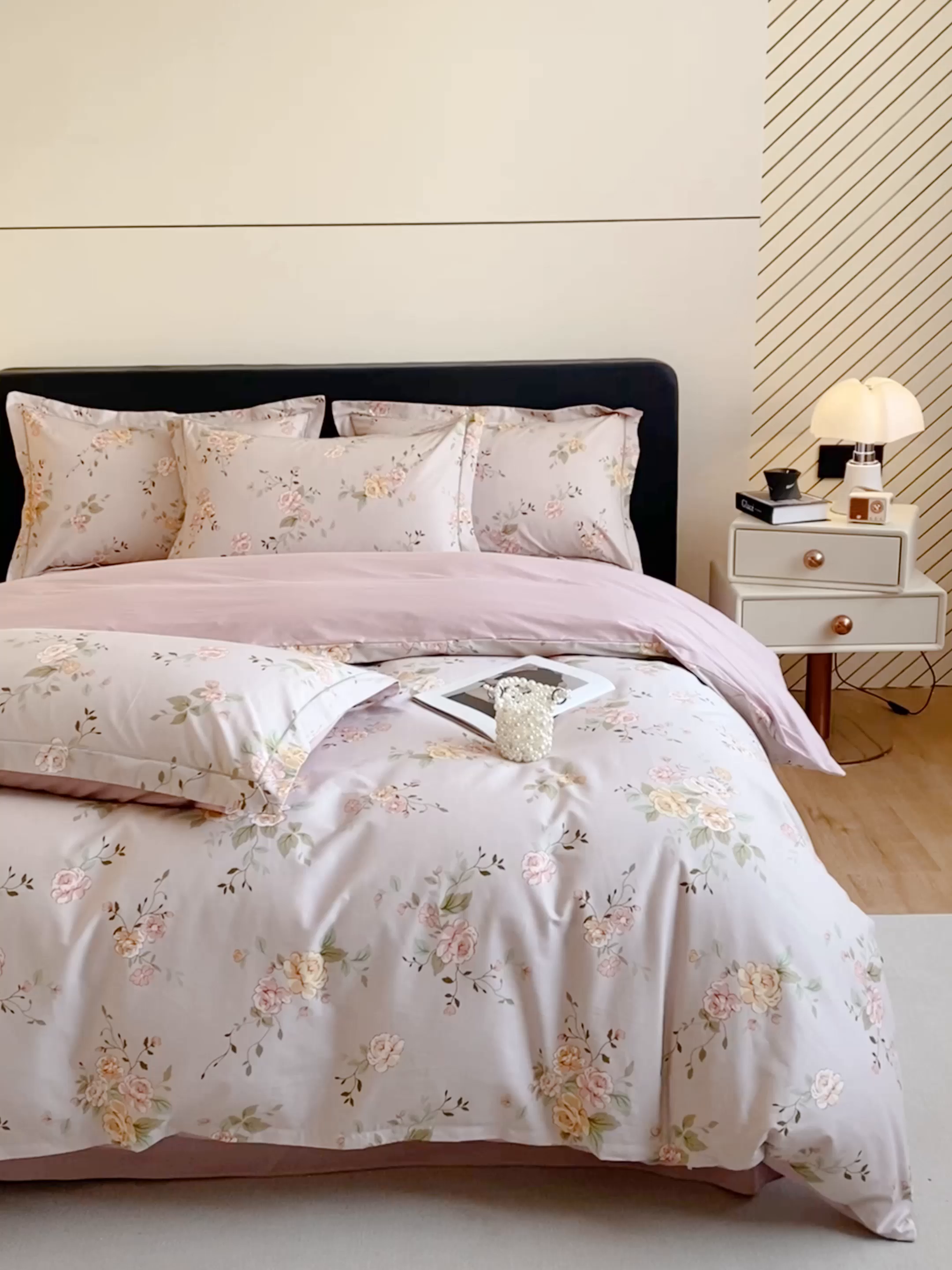 91家纺网 家纺一手货源 找家纺 格里芬家纺 2026新款全棉纯棉40S精梳棉13376印花四件套 一瞬绽放