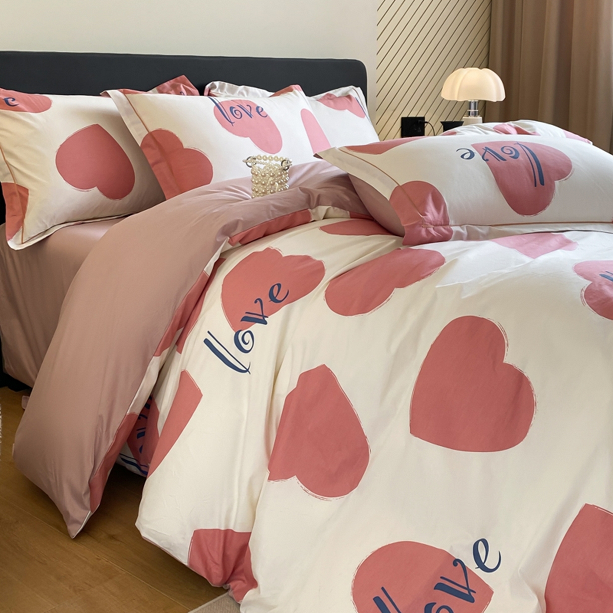 91家纺网 家纺一手货源 找家纺 格里芬家纺 2026新款全棉纯棉40S精梳棉13376印花四件套 幽香恋曲