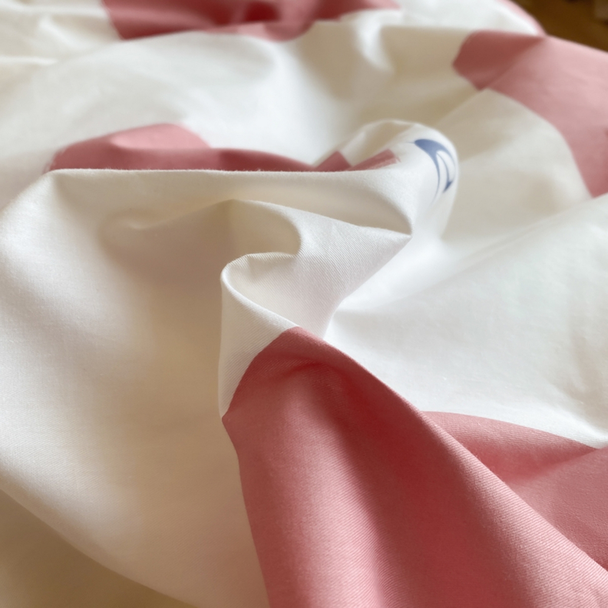 91家纺网 家纺一手货源 找家纺 格里芬家纺 2026新款全棉纯棉40S精梳棉13376印花四件套 幽香恋曲