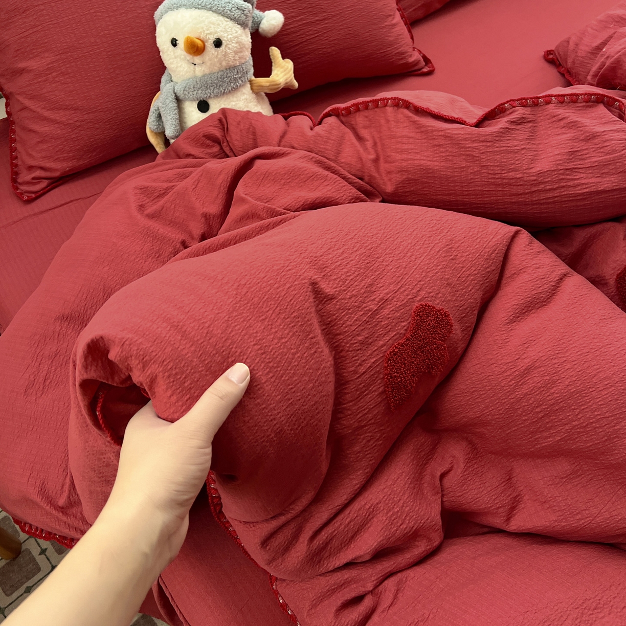 91家纺网 家纺一手货源 找家纺 （总）富米莱（原臻工厂） 2026新款奶呼呼云感纱贝壳边毛巾绣四件套-小飞马