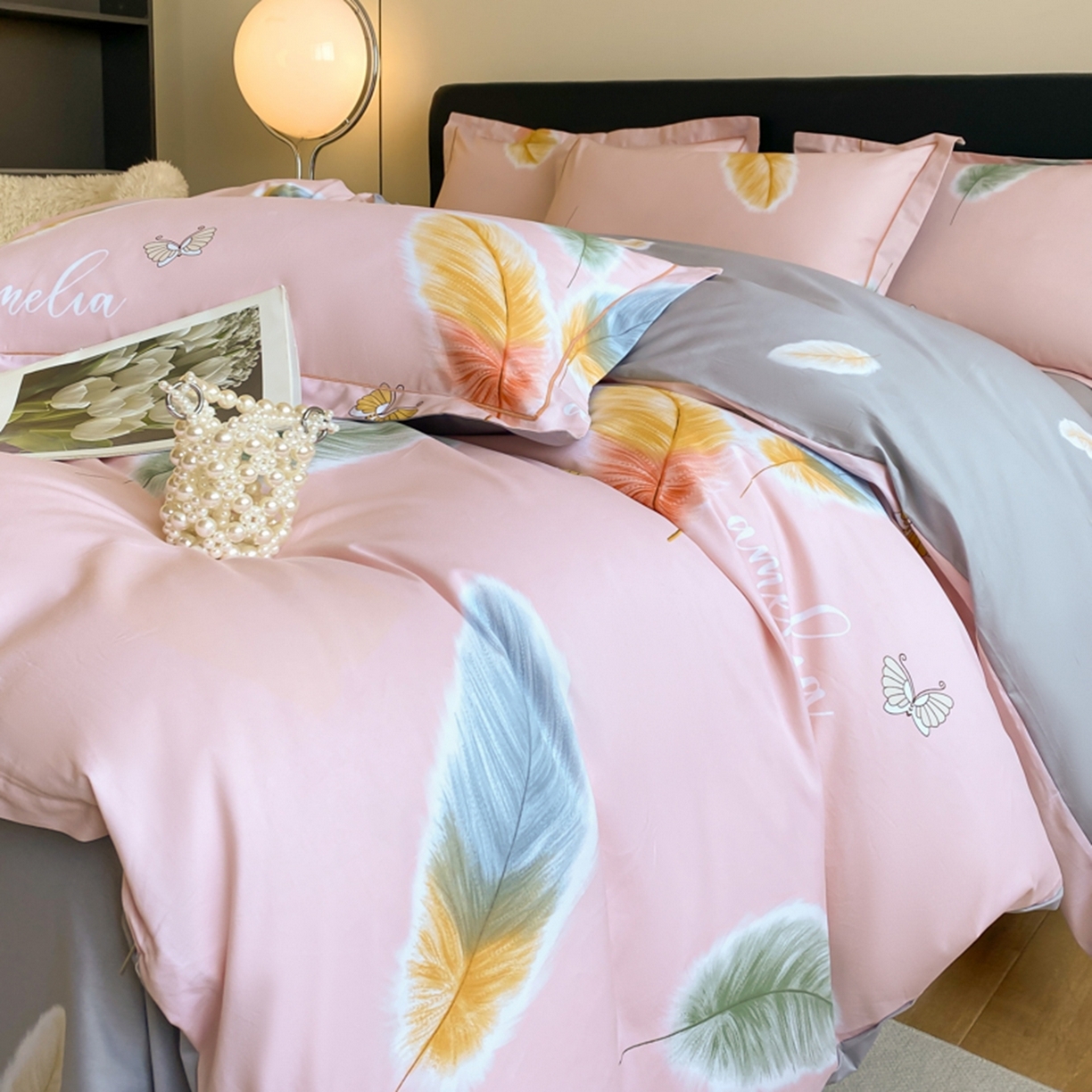 91家纺网 家纺一手货源 找家纺 格里芬家纺 2026新款全棉纯棉40S精梳棉13376印花四件套 雨蝶-粉