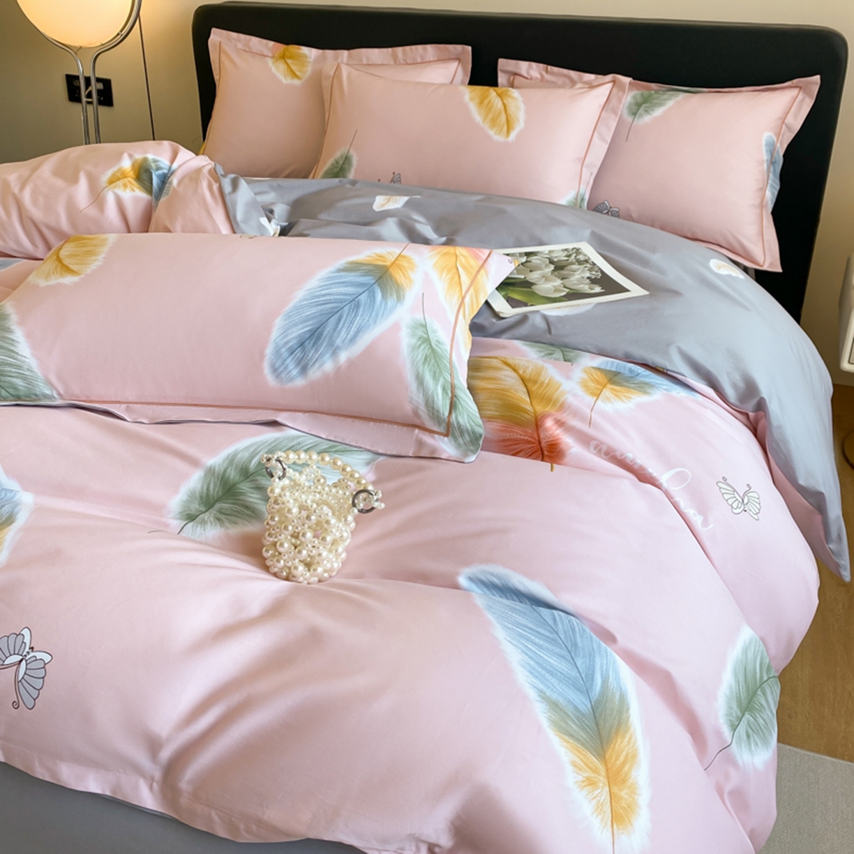 91家纺网 家纺一手货源 找家纺 格里芬家纺 2026新款全棉纯棉40S精梳棉13376印花四件套 雨蝶-粉