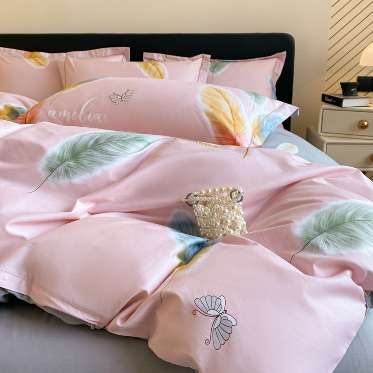 91家纺网 家纺一手货源 找家纺 格里芬家纺 2026新款全棉纯棉40S精梳棉13376印花四件套 雨蝶-粉