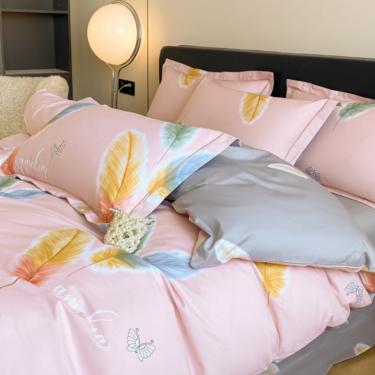 91家纺网 家纺一手货源 找家纺 格里芬家纺 2026新款全棉纯棉40S精梳棉13376印花四件套 雨蝶-粉