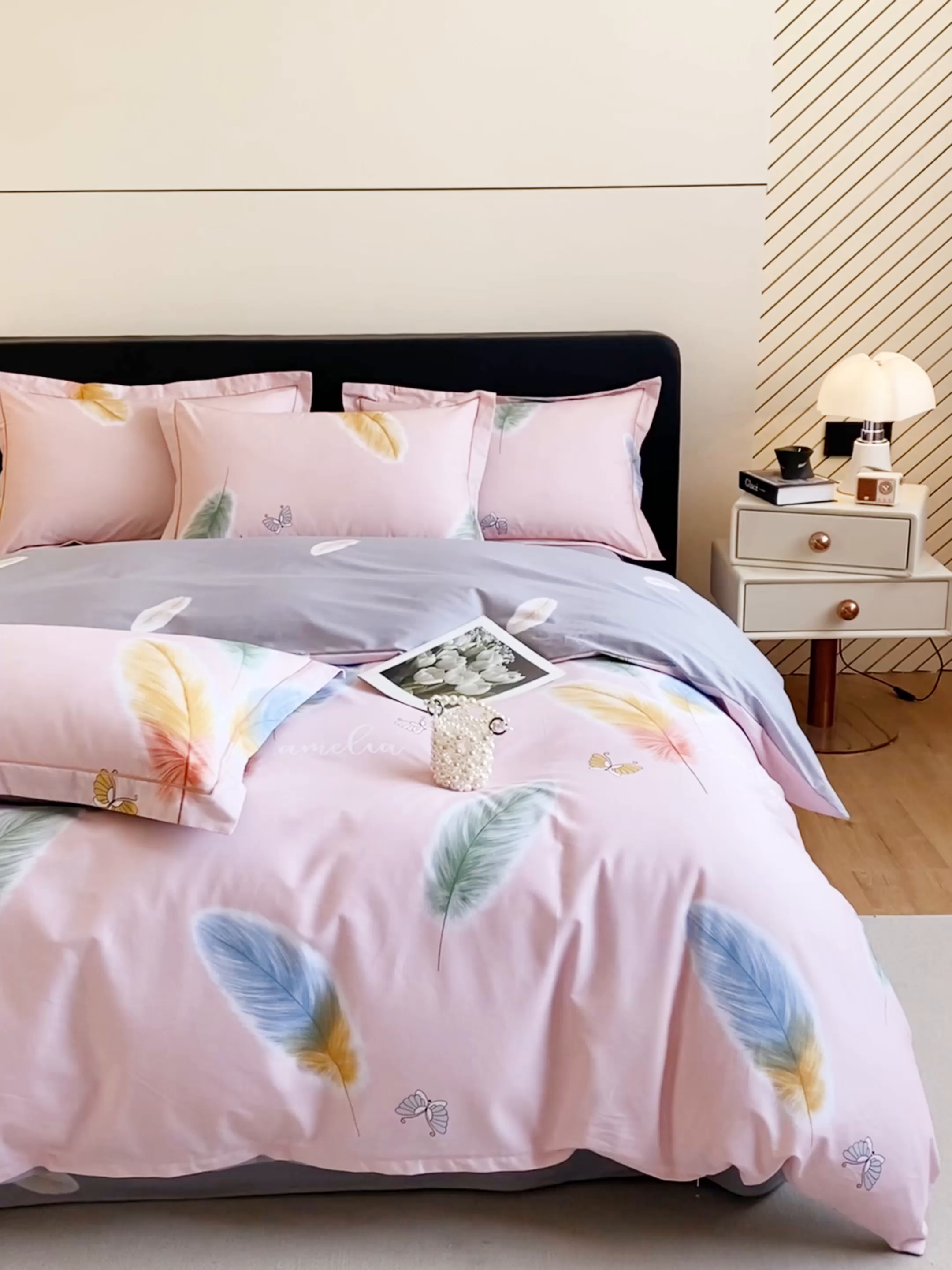 91家纺网 家纺一手货源 找家纺 格里芬家纺 2026新款全棉纯棉40S精梳棉13376印花四件套 雨蝶-粉