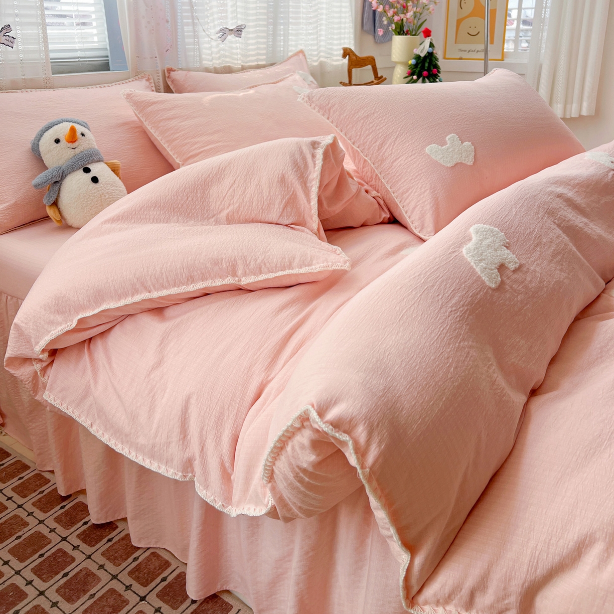 91家纺网 家纺一手货源 找家纺 （总）富米莱（原臻工厂） 2026新款奶呼呼云感纱贝壳边毛巾绣四件套-小飞马