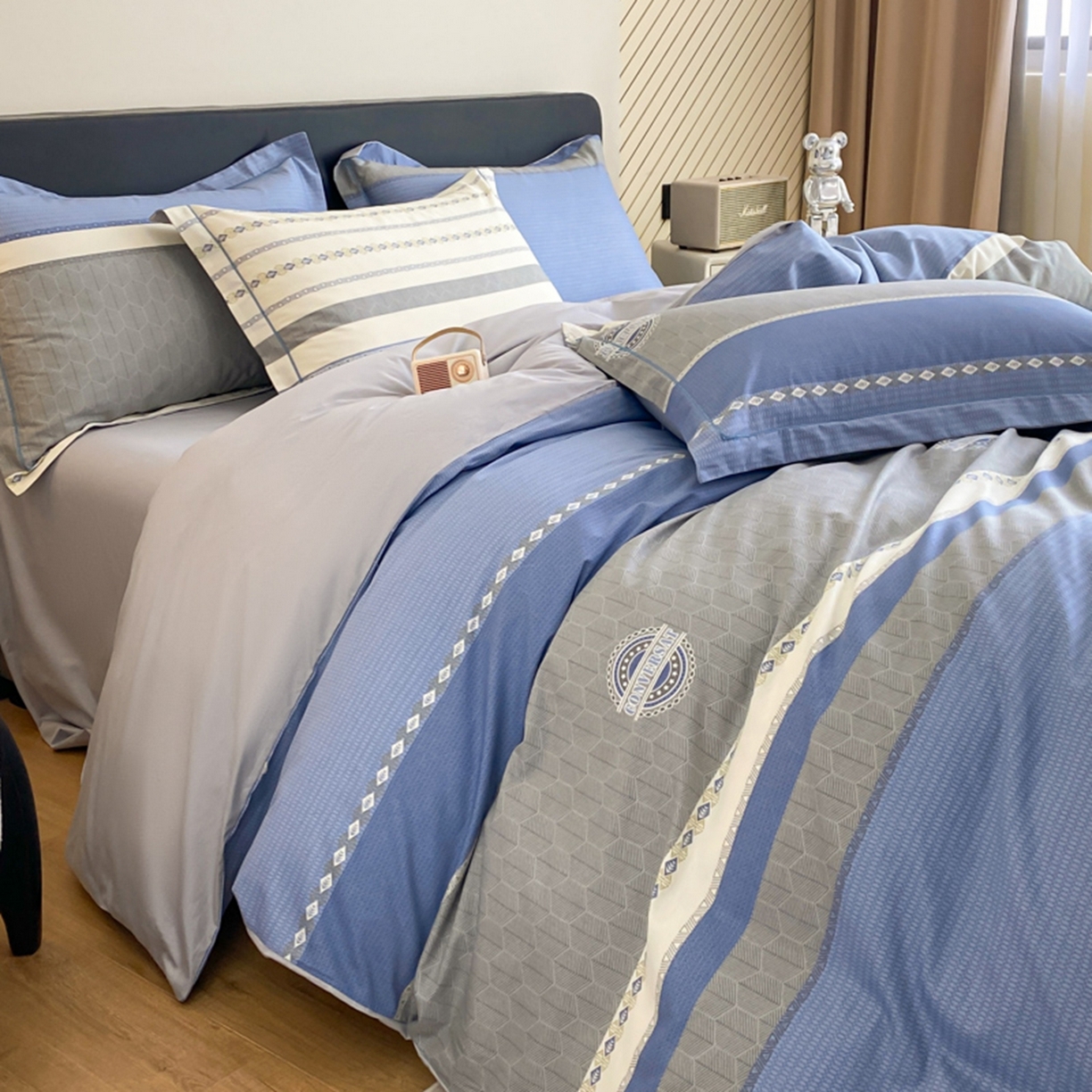 91家纺网 家纺一手货源 找家纺 格里芬家纺 2026新款全棉纯棉40S精梳棉13376印花四件套 语格-兰