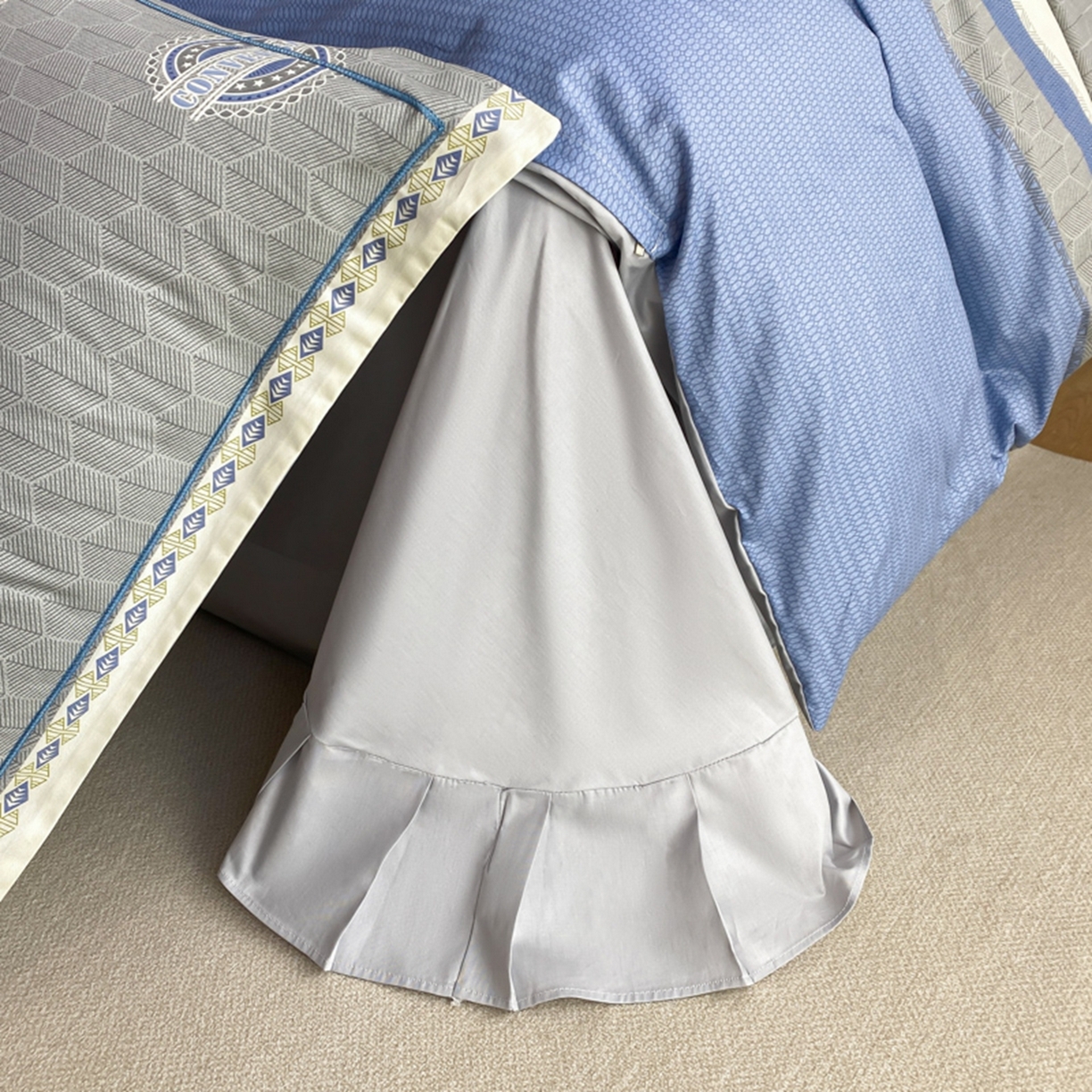 91家纺网 家纺一手货源 找家纺 格里芬家纺 2026新款全棉纯棉40S精梳棉13376印花四件套 语格-兰