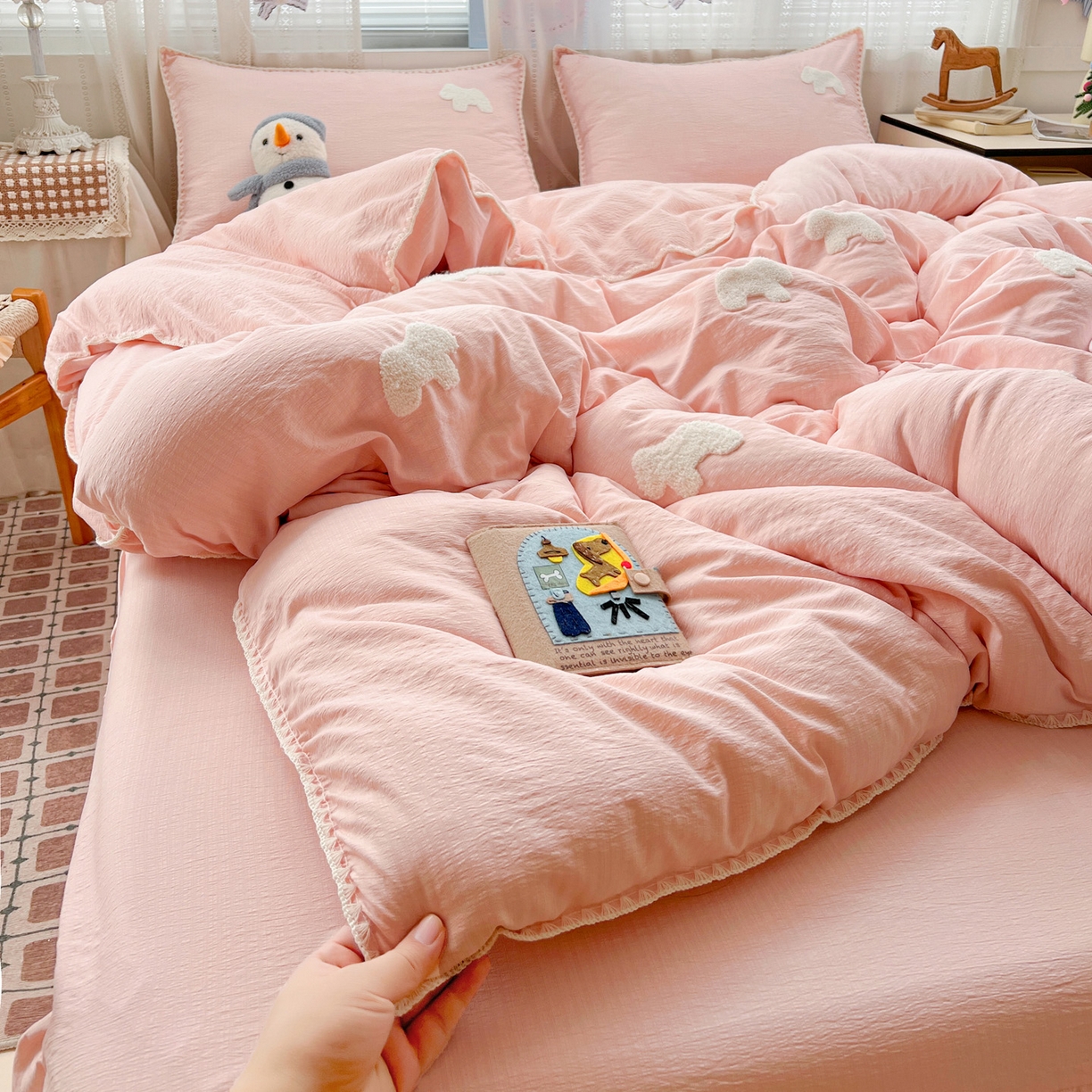 91家纺网 家纺一手货源 找家纺 富米莱（原臻工厂） 2026新款奶呼呼云感纱贝壳边毛巾绣四件套-小飞马 小飞马一粉