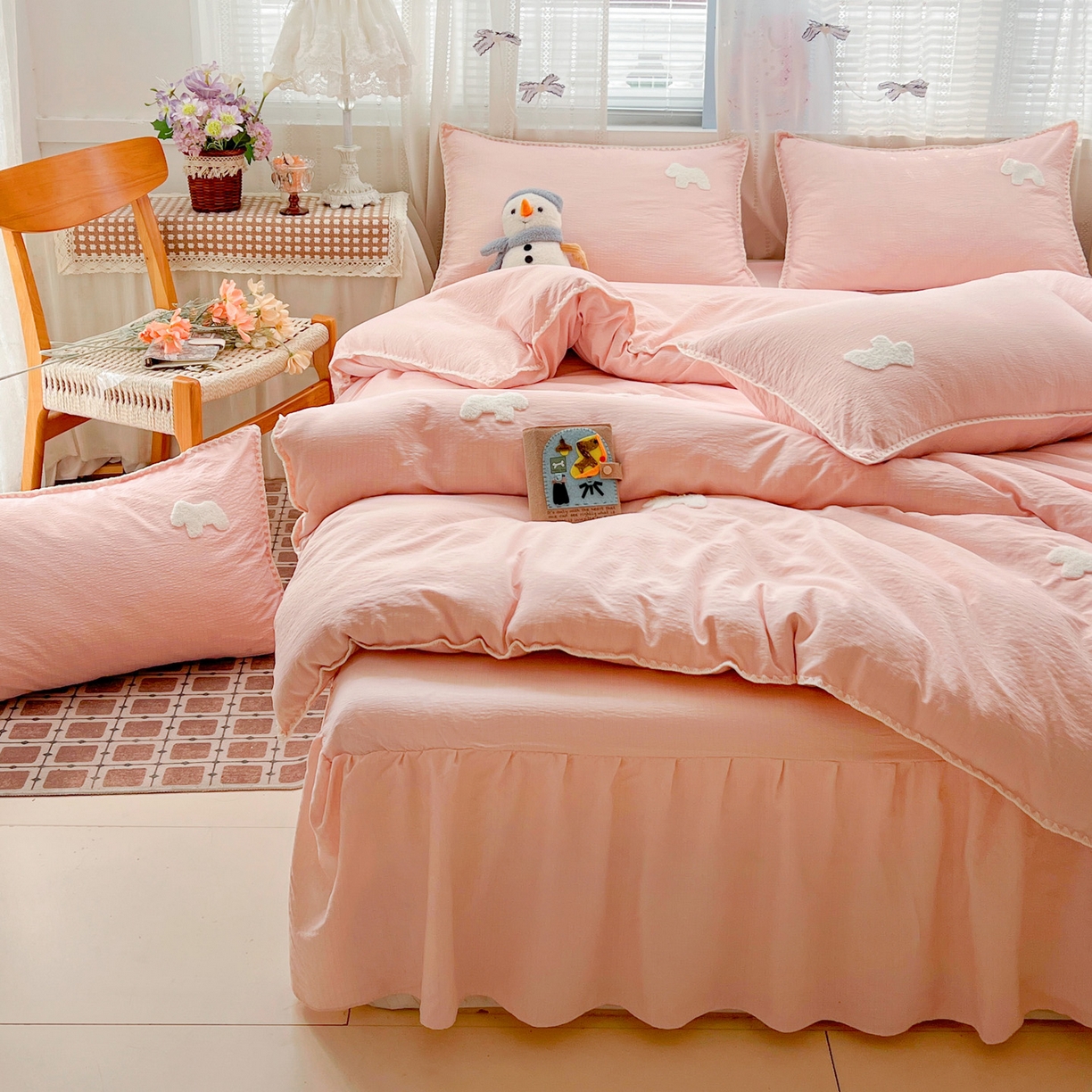 91家纺网 家纺一手货源 找家纺 富米莱（原臻工厂） 2026新款奶呼呼云感纱贝壳边毛巾绣四件套-小飞马 小飞马一粉