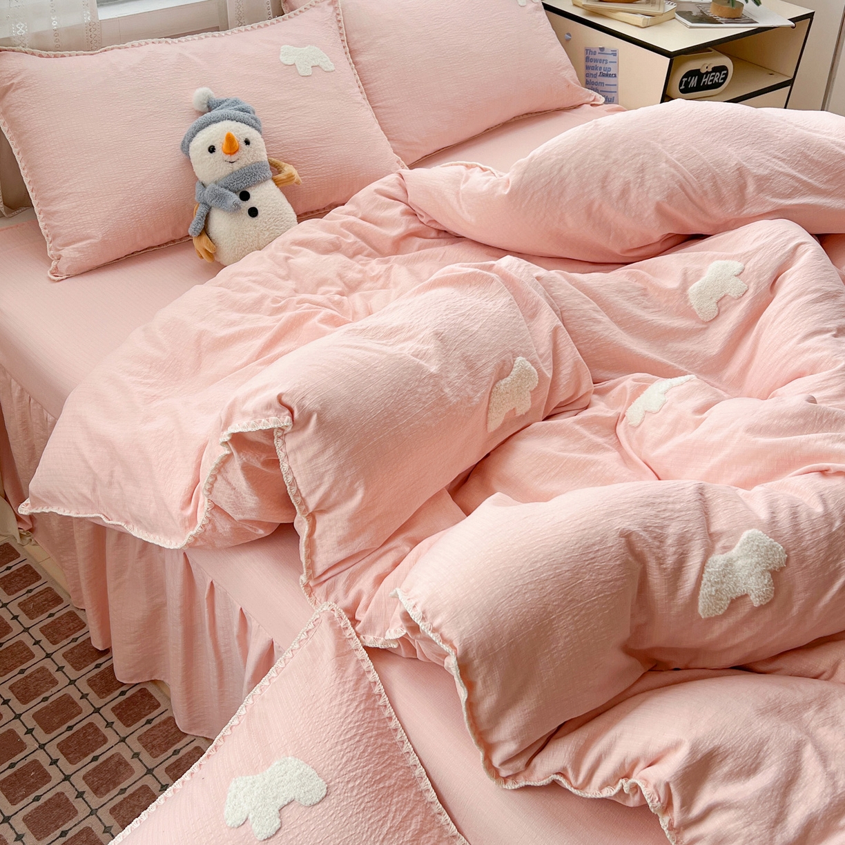 91家纺网 家纺一手货源 找家纺 富米莱（原臻工厂） 2026新款奶呼呼云感纱贝壳边毛巾绣四件套-小飞马 小飞马一粉