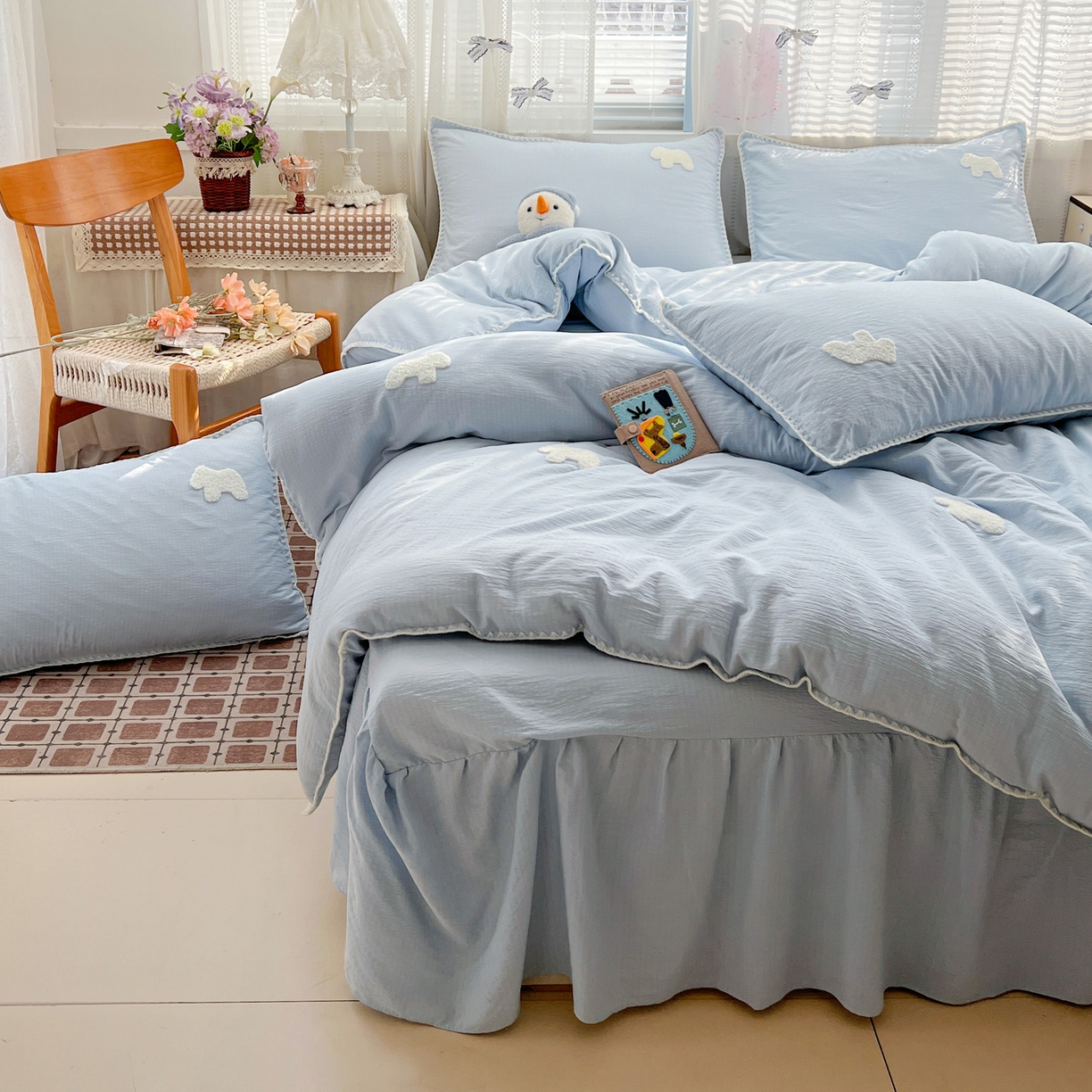 91家纺网 家纺一手货源 找家纺 富米莱（原臻工厂） 2026新款奶呼呼云感纱贝壳边毛巾绣四件套-小飞马 小飞马一蓝