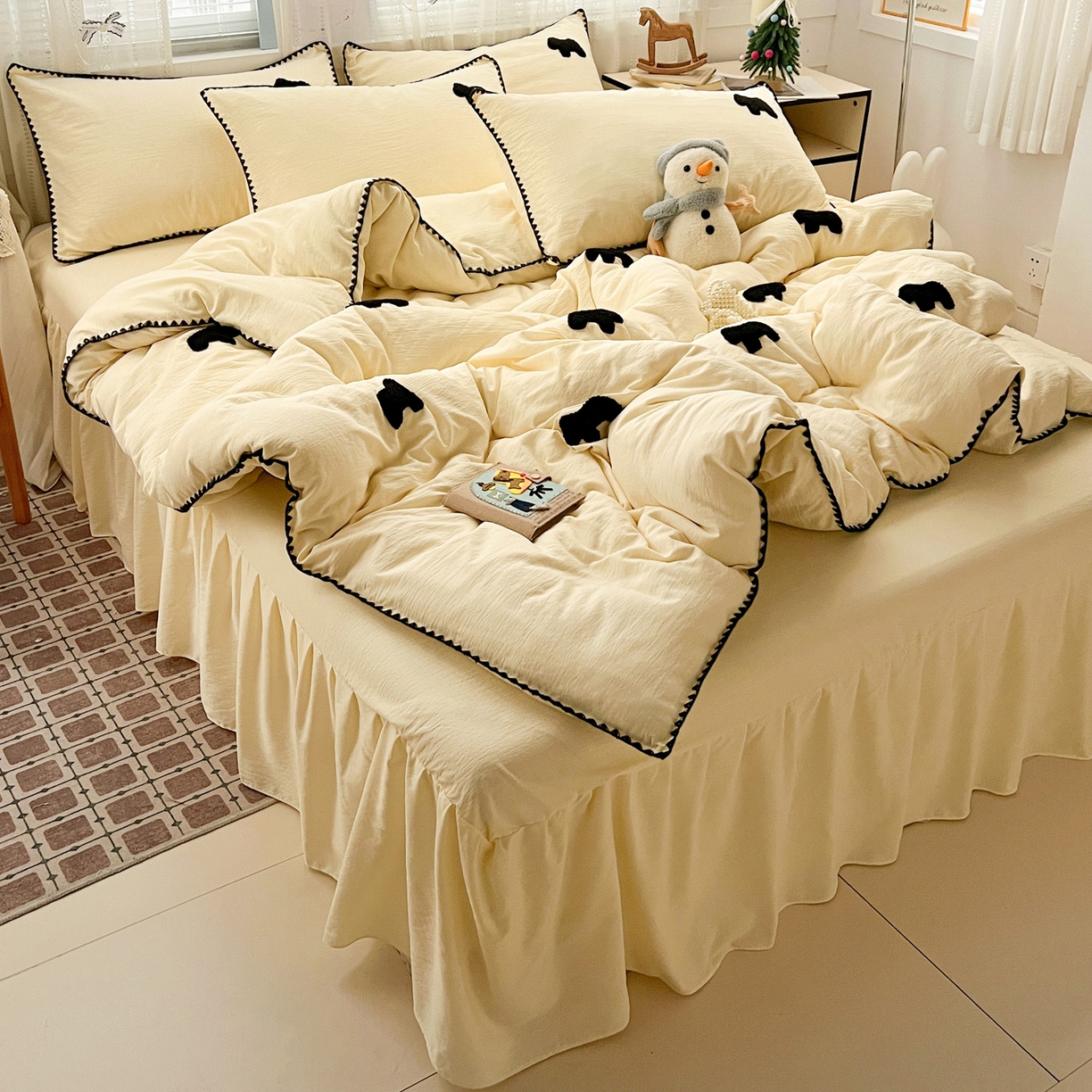 91家纺网 家纺一手货源 找家纺 富米莱（原臻工厂） 2026新款奶呼呼云感纱贝壳边毛巾绣四件套-小飞马 小飞马一米黑