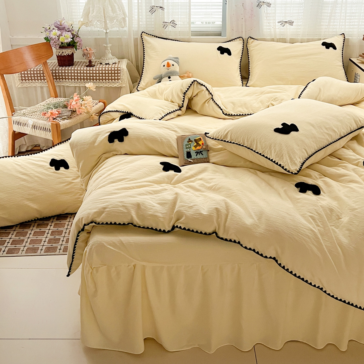 91家纺网 家纺一手货源 找家纺 富米莱（原臻工厂） 2026新款奶呼呼云感纱贝壳边毛巾绣四件套-小飞马 小飞马一米黑