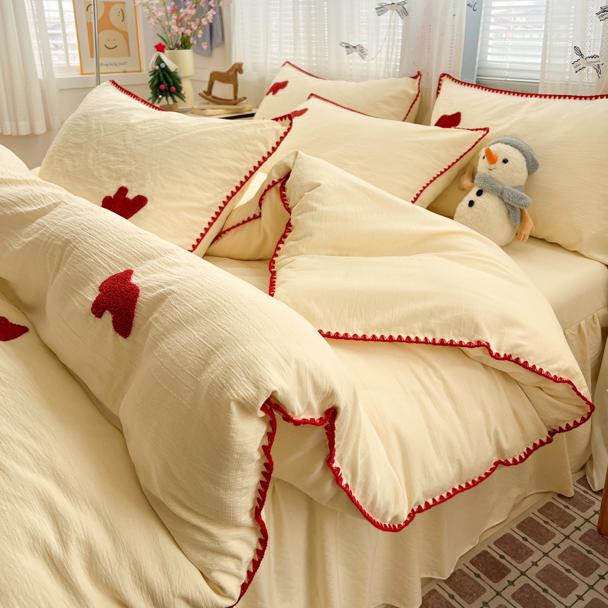 91家纺网 家纺一手货源 找家纺 富米莱（原臻工厂） 2026新款奶呼呼云感纱贝壳边毛巾绣四件套-小飞马 小飞马一米红