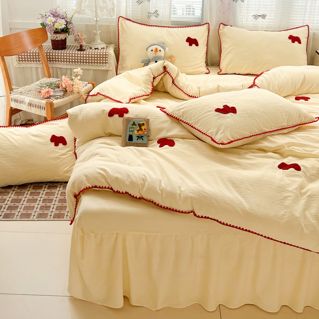 91家纺网 家纺一手货源 找家纺 富米莱（原臻工厂） 2026新款奶呼呼云感纱贝壳边毛巾绣四件套-小飞马 小飞马一米红