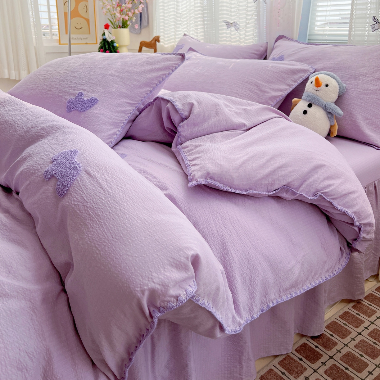 91家纺网 家纺一手货源 找家纺 富米莱（原臻工厂） 2026新款奶呼呼云感纱贝壳边毛巾绣四件套-小飞马 小飞马一紫