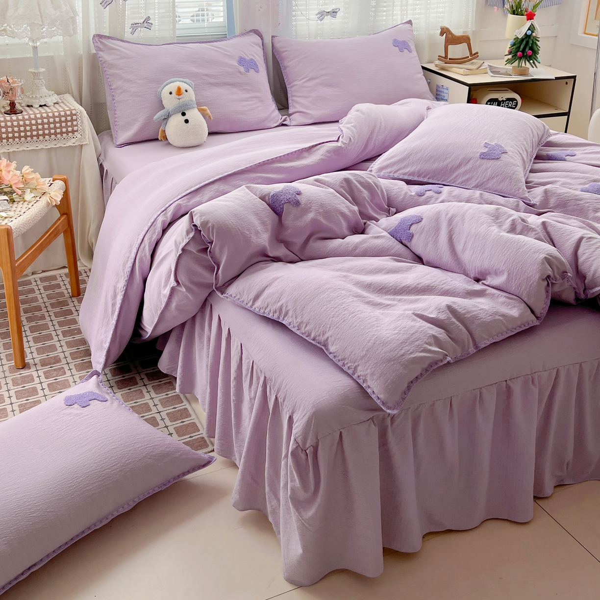 91家纺网 家纺一手货源 找家纺 富米莱（原臻工厂） 2026新款奶呼呼云感纱贝壳边毛巾绣四件套-小飞马 小飞马一紫