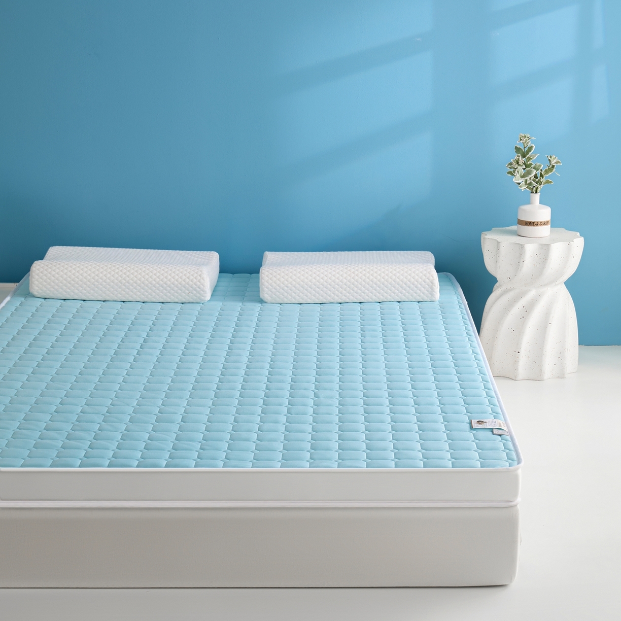 91家纺网 家纺一手货源 找家纺 娇逸家居 2026新款简约记忆海绵床垫-大床图 方格海兰