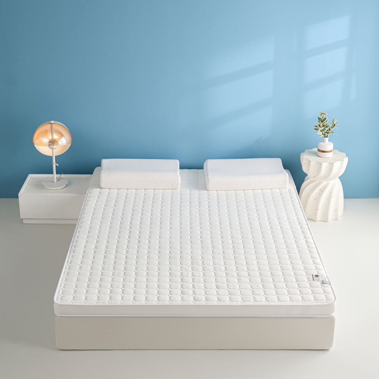 91家纺网 家纺一手货源 找家纺 娇逸家居 2026新款简约记忆海绵床垫-大床图 方格奶白