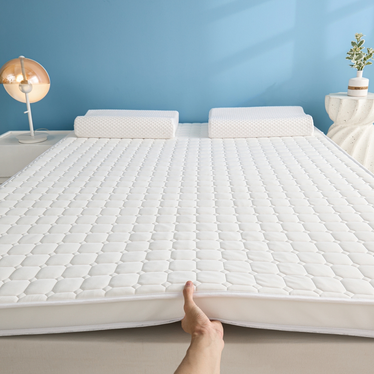 91家纺网 家纺一手货源 找家纺 娇逸家居 2026新款简约记忆海绵床垫-大床图 方格奶白