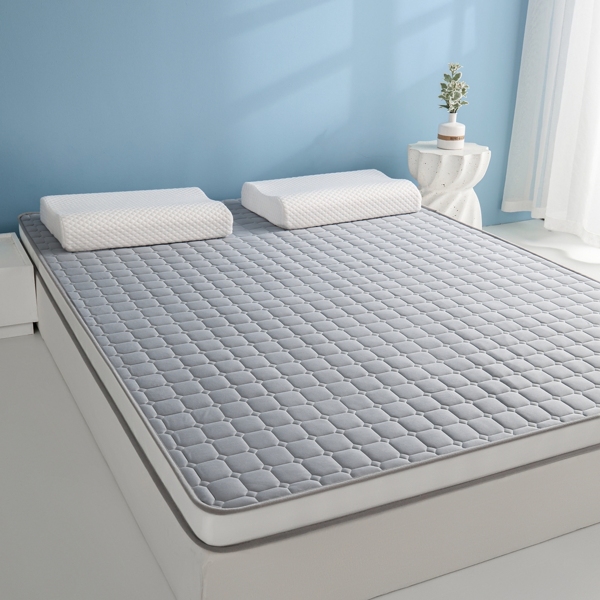 91家纺网 家纺一手货源 找家纺 娇逸家居 2026新款简约记忆海绵床垫-大床图 方格深灰