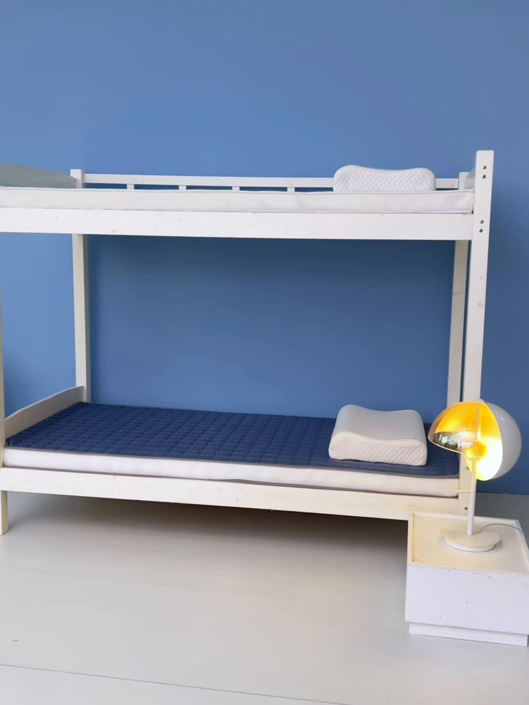 91家纺网 家纺一手货源 找家纺 娇逸家居 2026新款简约记忆海绵床垫-大床图 方格深蓝