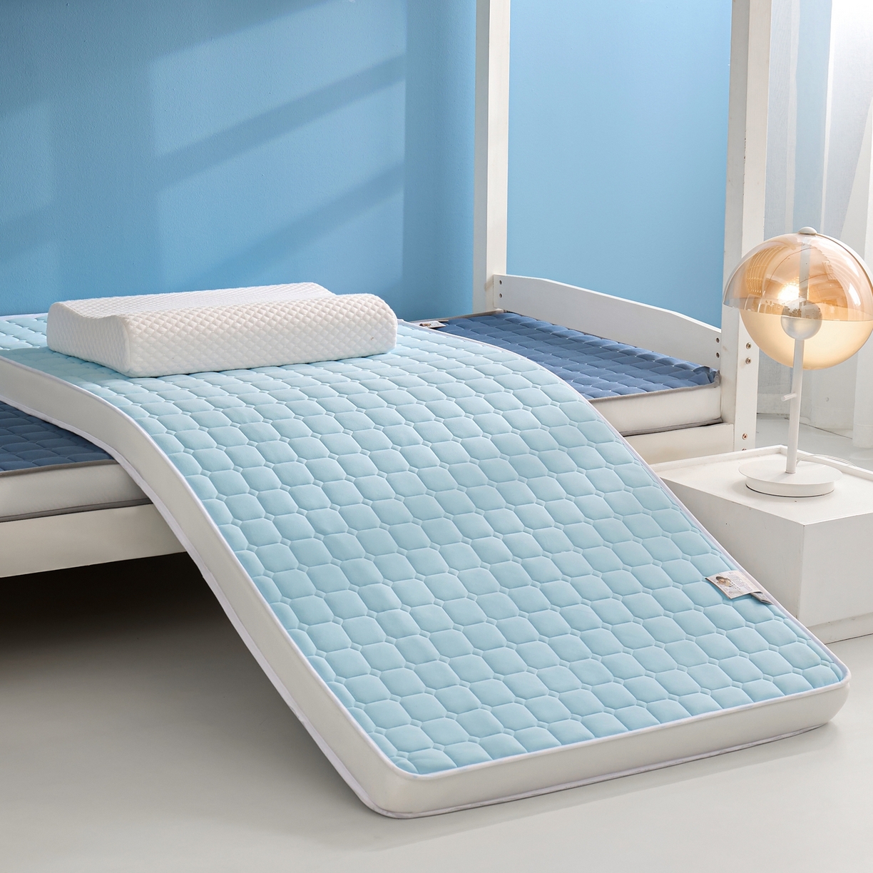 91家纺网 家纺一手货源 找家纺 娇逸家居 2026新款简约记忆海绵床垫-小床图 方格海兰