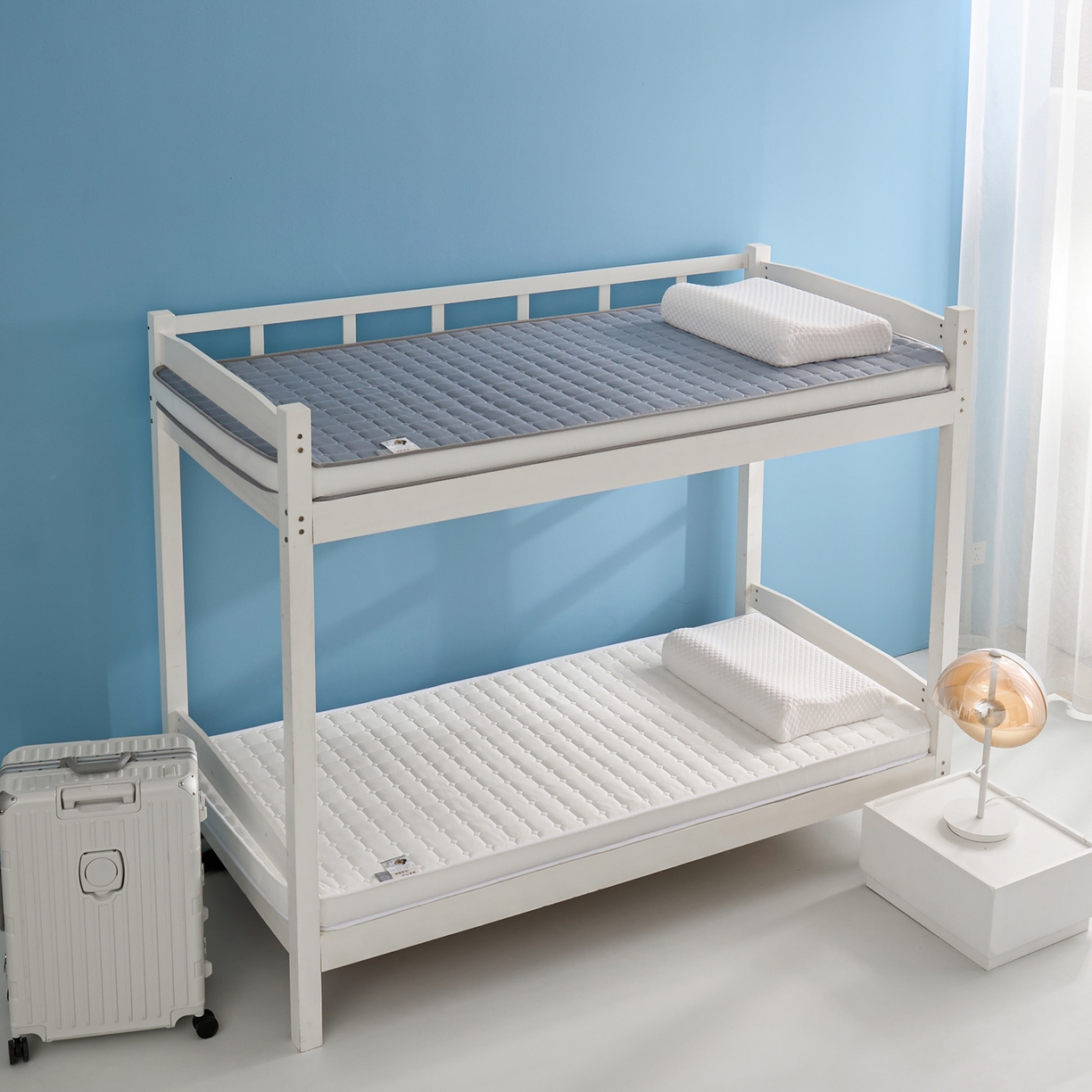 91家纺网 家纺一手货源 找家纺 娇逸家居 2026新款简约记忆海绵床垫-小床图 方格奶白