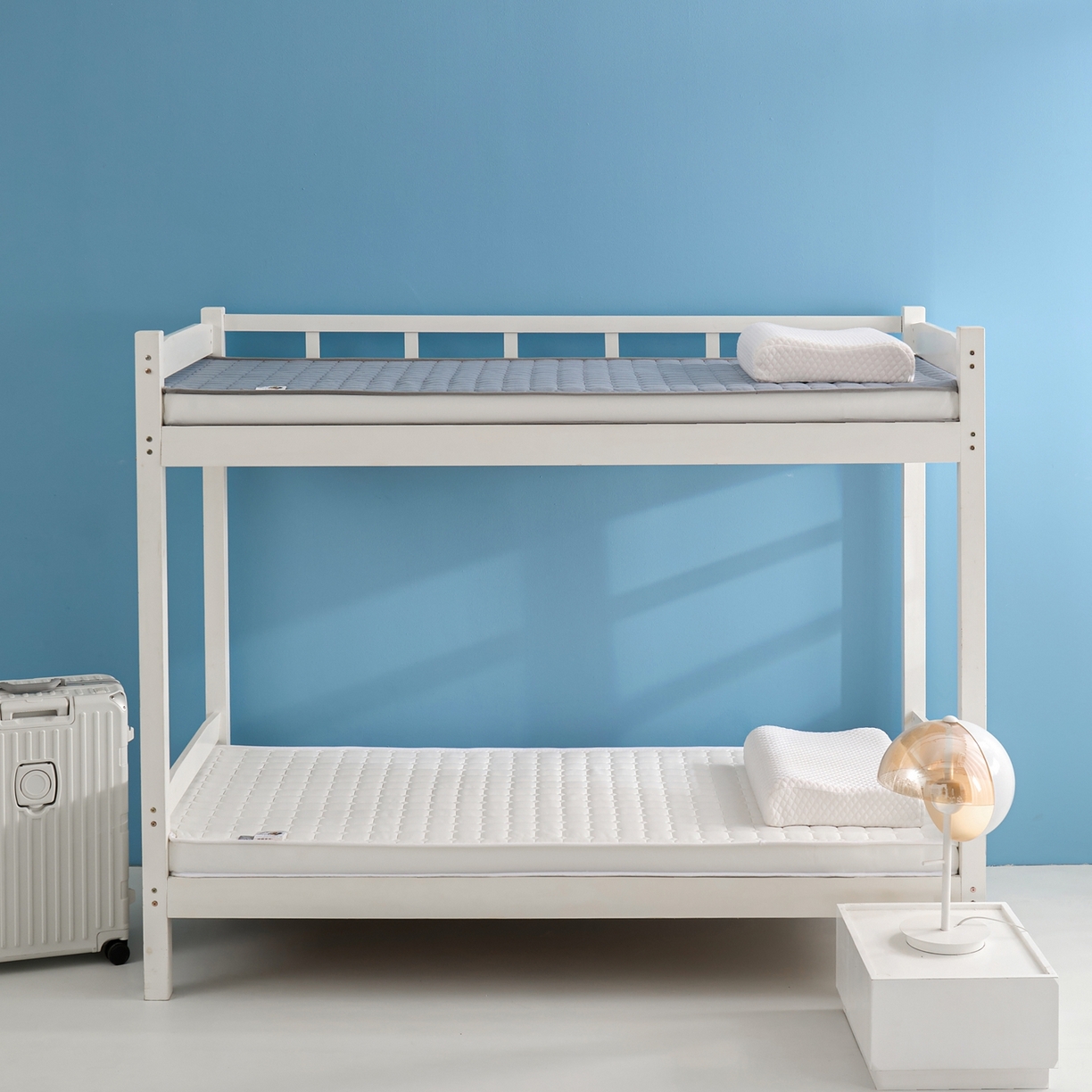 91家纺网 家纺一手货源 找家纺 娇逸家居 2026新款简约记忆海绵床垫-小床图 方格奶白