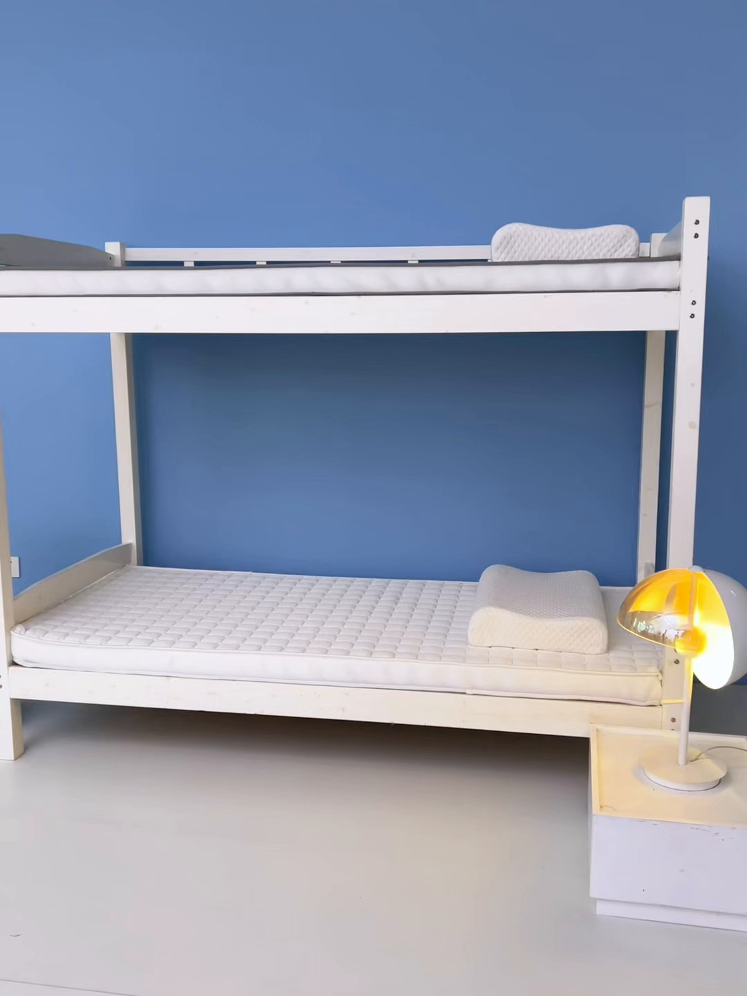 91家纺网 家纺一手货源 找家纺 娇逸家居 2026新款简约记忆海绵床垫-小床图 方格奶白