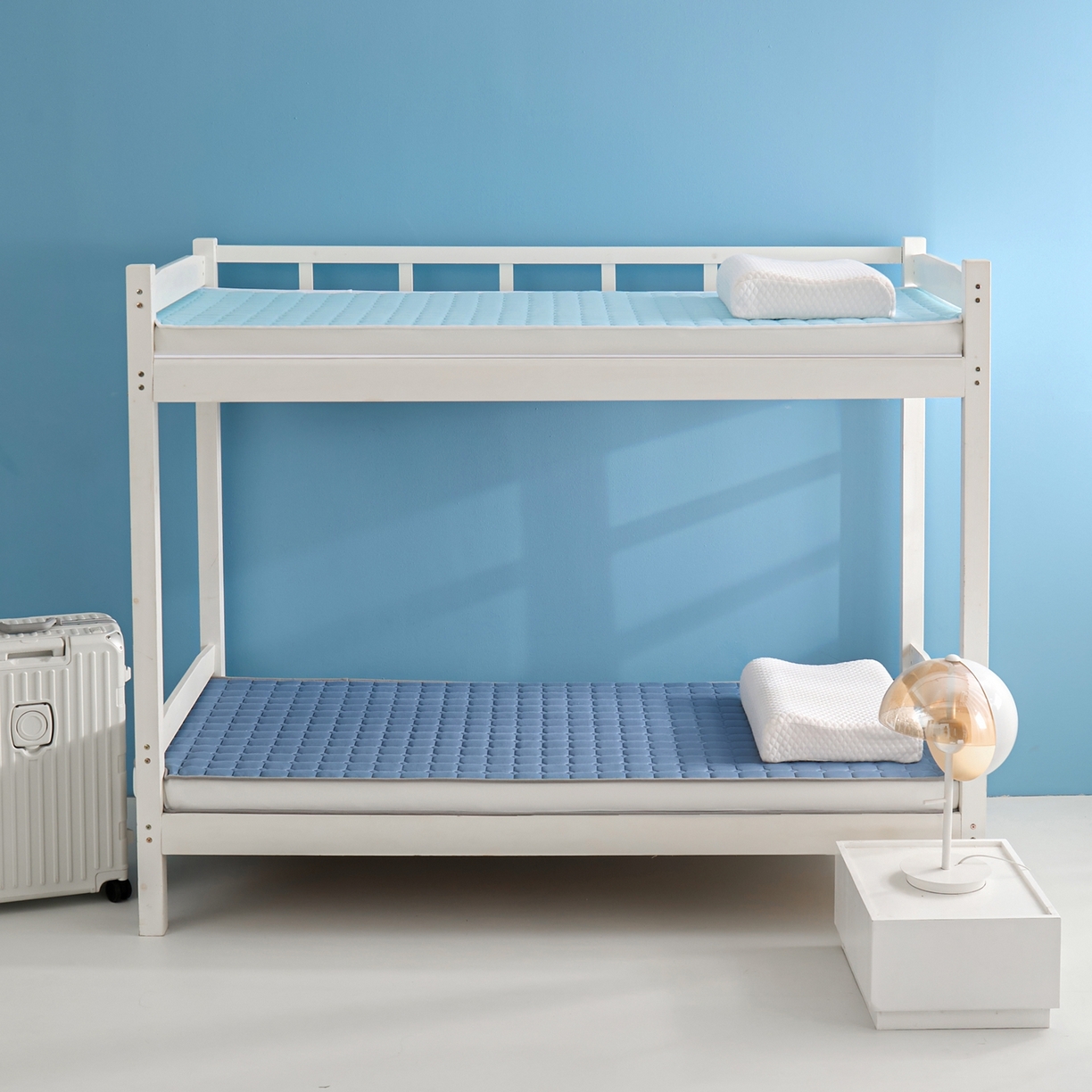 91家纺网 家纺一手货源 找家纺 娇逸家居 2026新款简约记忆海绵床垫-小床图 方格深蓝