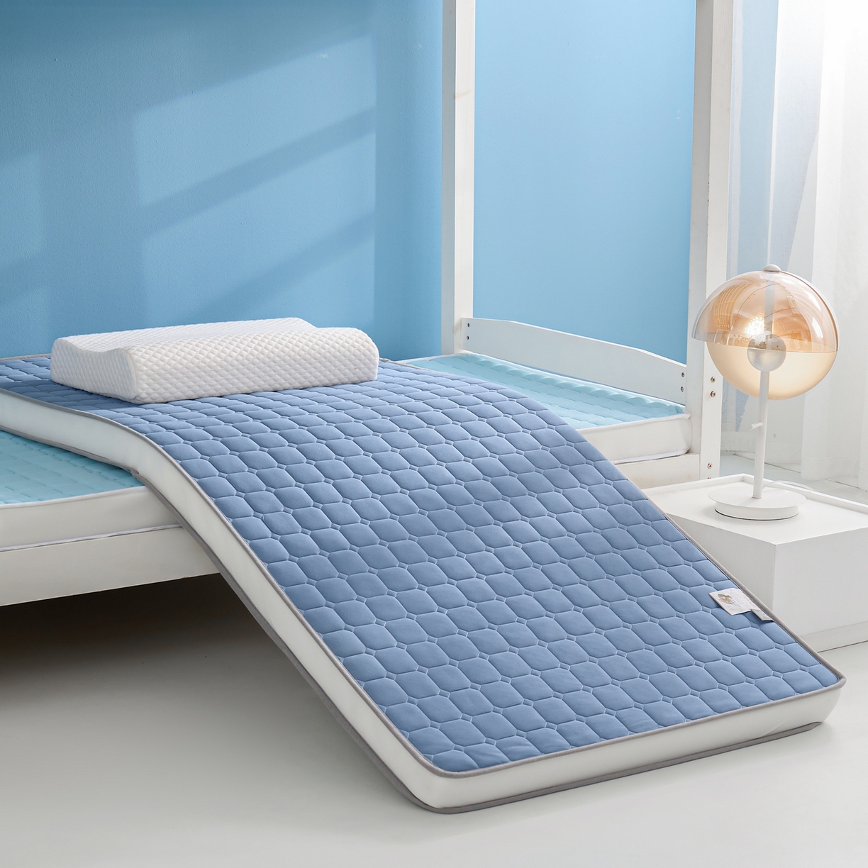 91家纺网 家纺一手货源 找家纺 娇逸家居 2026新款简约记忆海绵床垫-小床图 方格深蓝